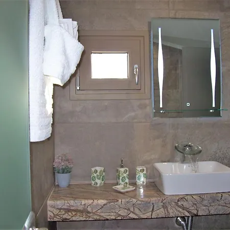 Sea Breeze 2 Apartment *