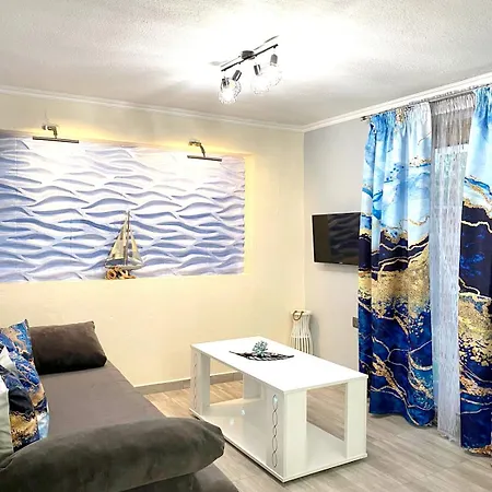 Apartment Sea Breeze 2
