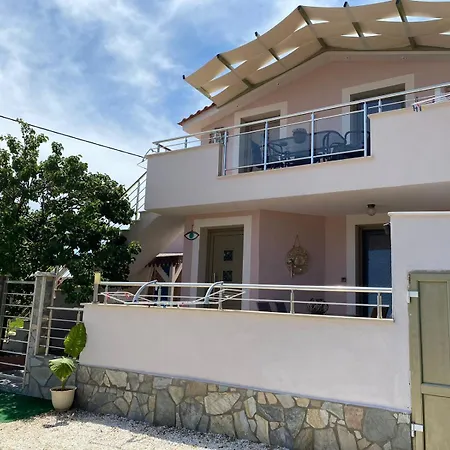 Apartment Sea Breeze 2 *