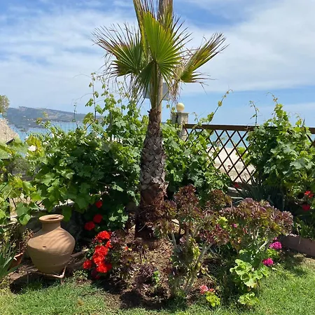 Apartment Sea Breeze 2